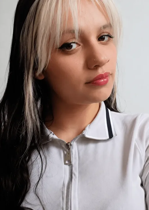 Nathaly Varon — Senior Chat Agent